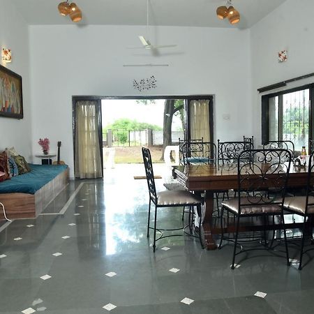 Whispering Woods Villa And Eco Farms Лонавала Экстерьер фото