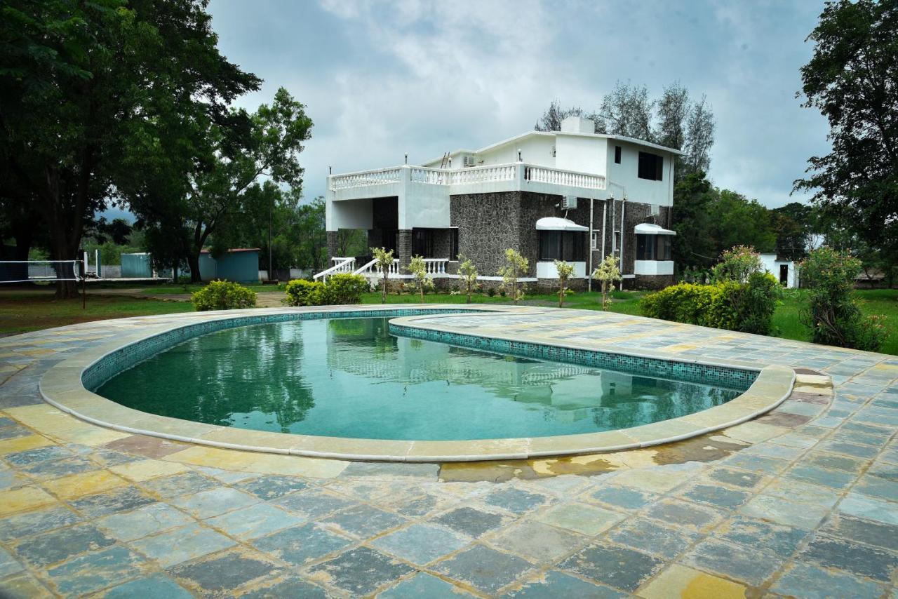 Whispering Woods Villa And Eco Farms Лонавала Экстерьер фото